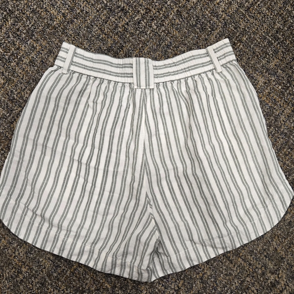 Madewell‎ High Waist White and Gray Shorts - Picture 2 of 5